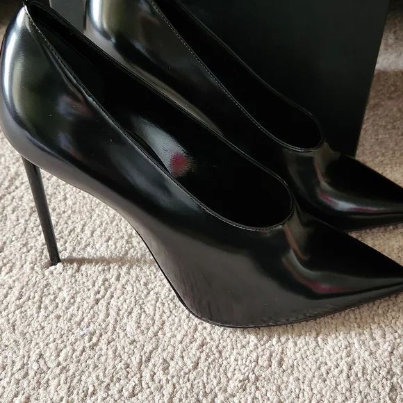 Saint Laurent Black Patent Leather Heels - Picture 8 of 10